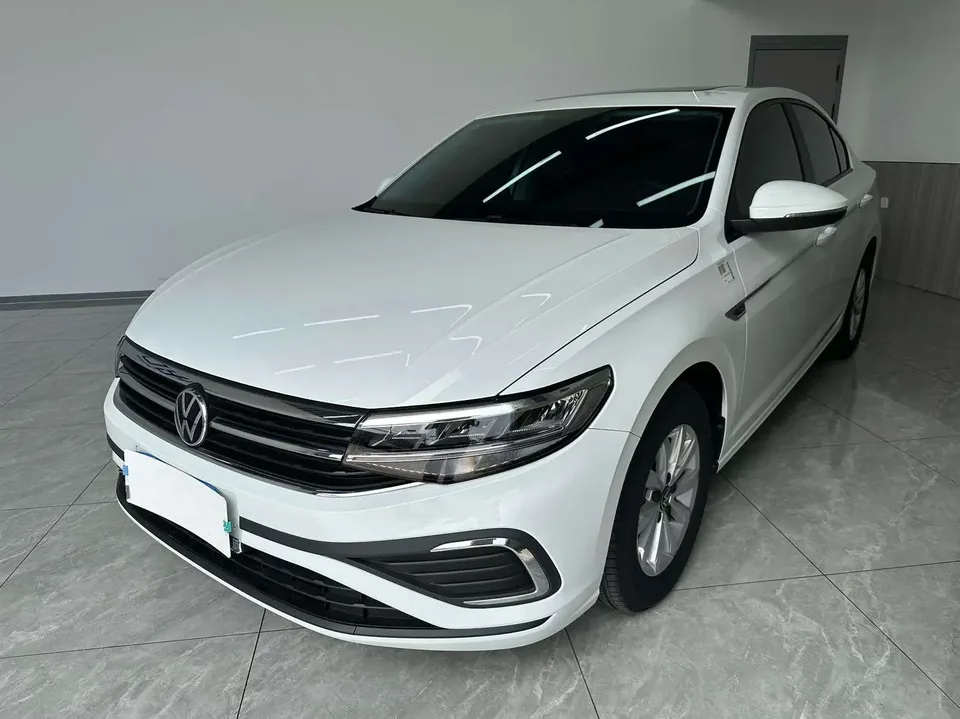 Volkswagen Bora Bora 2023 1.5L Automatic Limited Edition 2023 — photo 1, buy with delivery to Moscow