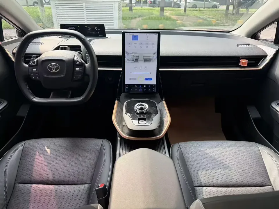 Toyota bZ3 Toyota bZ3 2023 Long battery life Premium 2023 — thumbnail 4