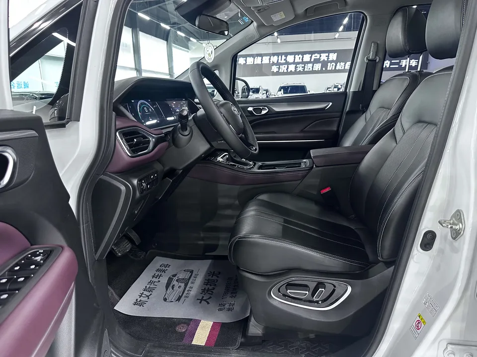 GAC Trumpchi M6 Trumpchi M6 2021 270T Automatic Premium Edition 7 Seaters 2023 — thumbnail 5