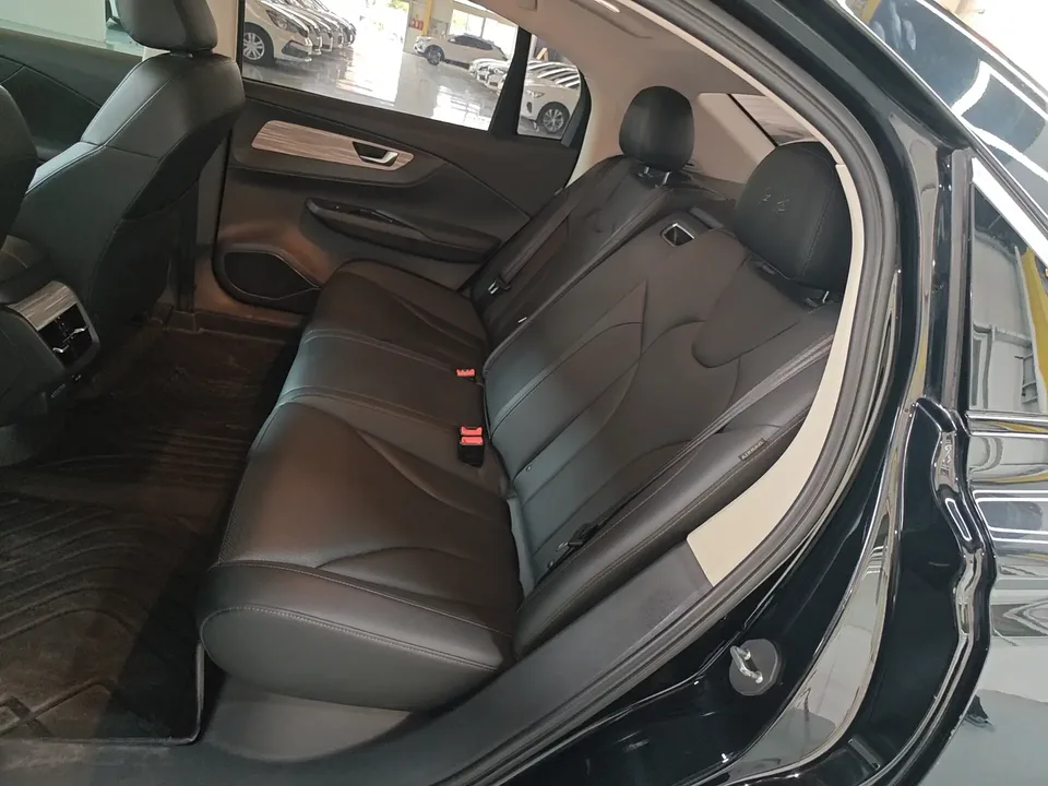 Hongqi E-QM5 Hongqi E-QM5 2023 620KM PLUS 2023 — thumbnail 3