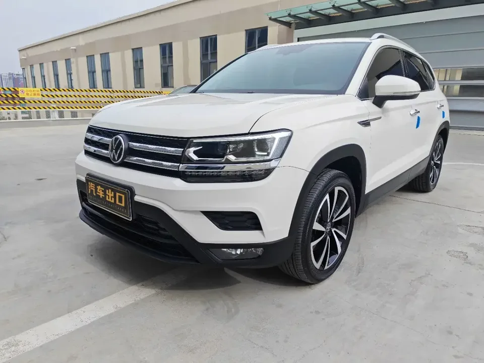 Volkswagen Tharu tuyue 2022 280TSI 2WD Deluxe Edition 2022 — фото 1, купить с доставкой в Москву