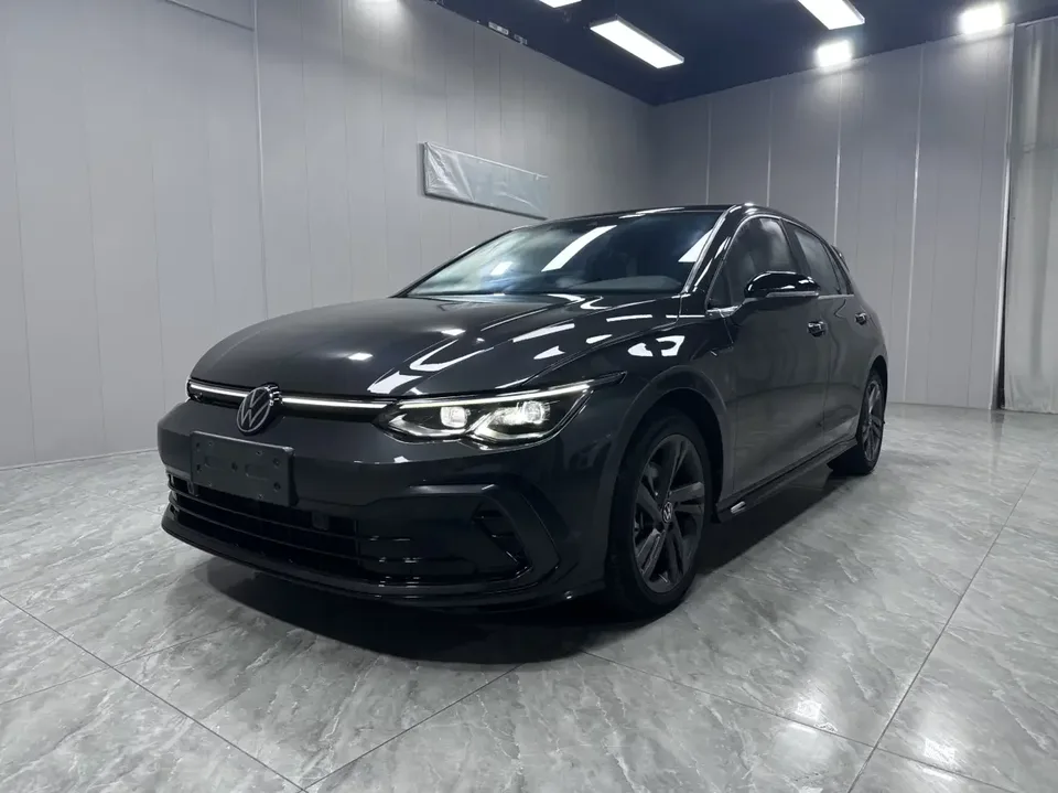 Volkswagen Golf golf 2021 280TSI DSG R-Line 2022 — фото 1, купить с доставкой в Москву