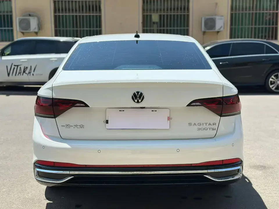 Volkswagen Sagitar Sagitar 2023 300TSI DSG Beyond Edition 2024 — thumbnail 2