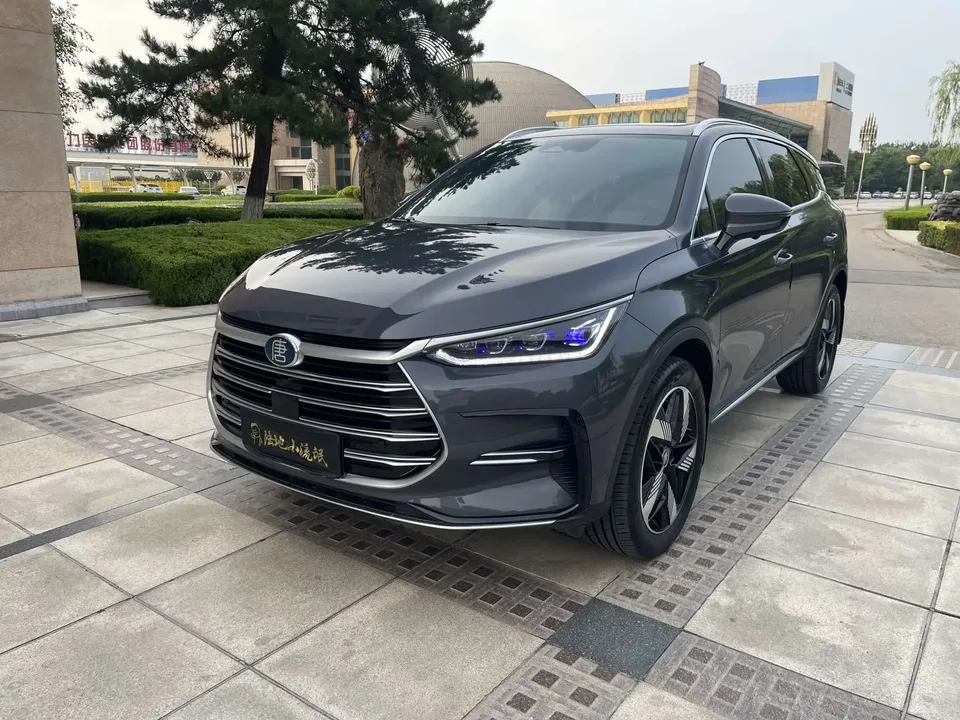 BYD Tang DM Tang DM 2023 DM-i Champion Edition 112KM Premium 2023 — photo 1, buy with delivery to Moscow