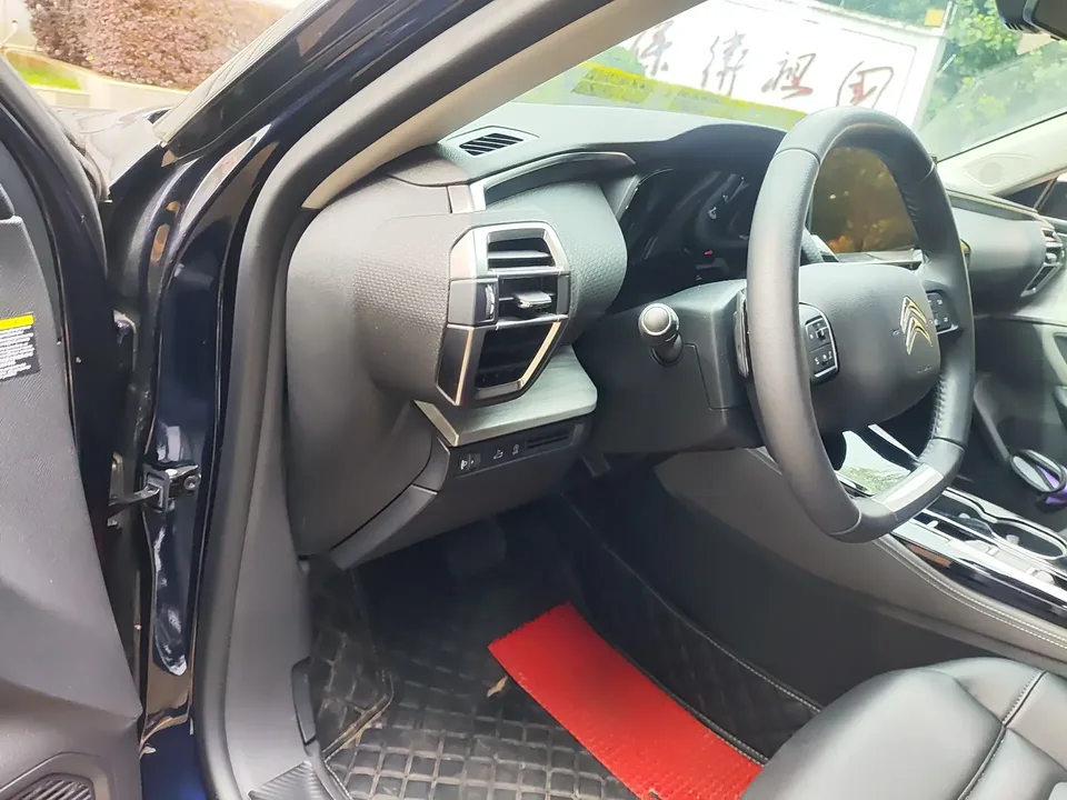 Citroen Versailles C5 X Versailles C5 X 2024 1.6T extraordinary momentum 2024 — thumbnail 4