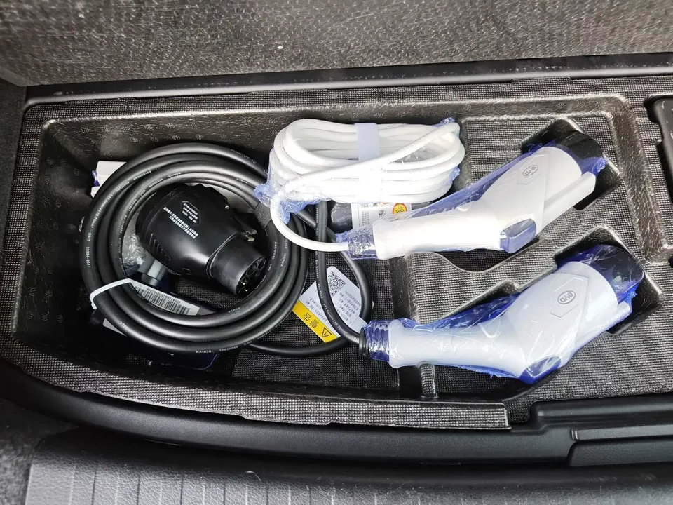 BYD Tang DM Tang DM 2021 DM-i 1.5T 112KM Premium 2022 — thumbnail 4