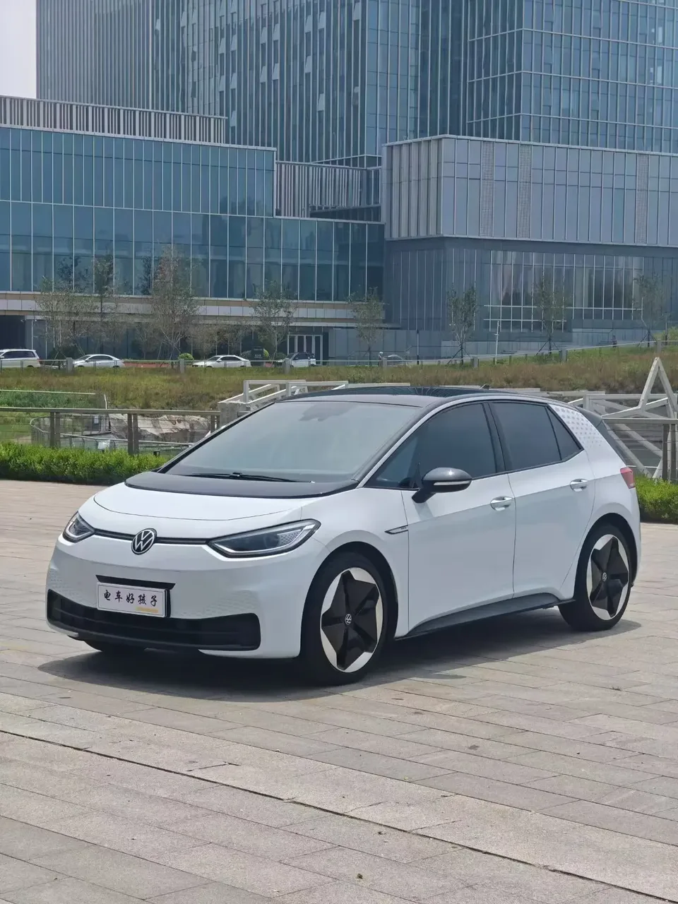 Volkswagen ID.3 Volkswagen ID.3 2022 Pure version 2022 — photo 1, buy with delivery to Moscow