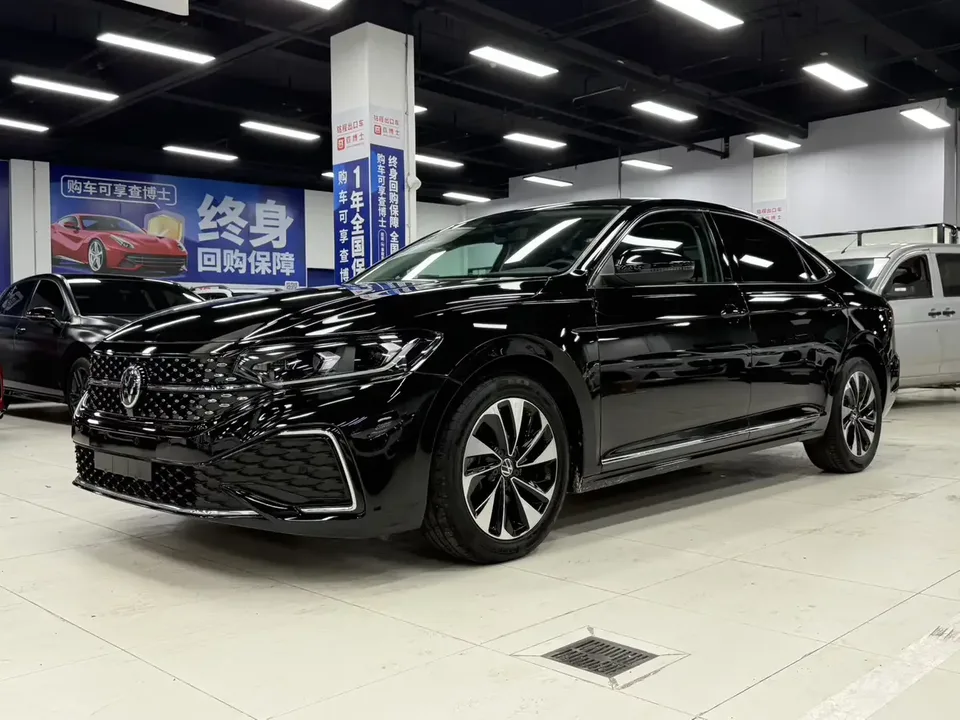 Volkswagen Passat Passat 2023 Modified 280TSI Starry Sky Elite Edition 2023 — photo 1, buy with delivery to Moscow
