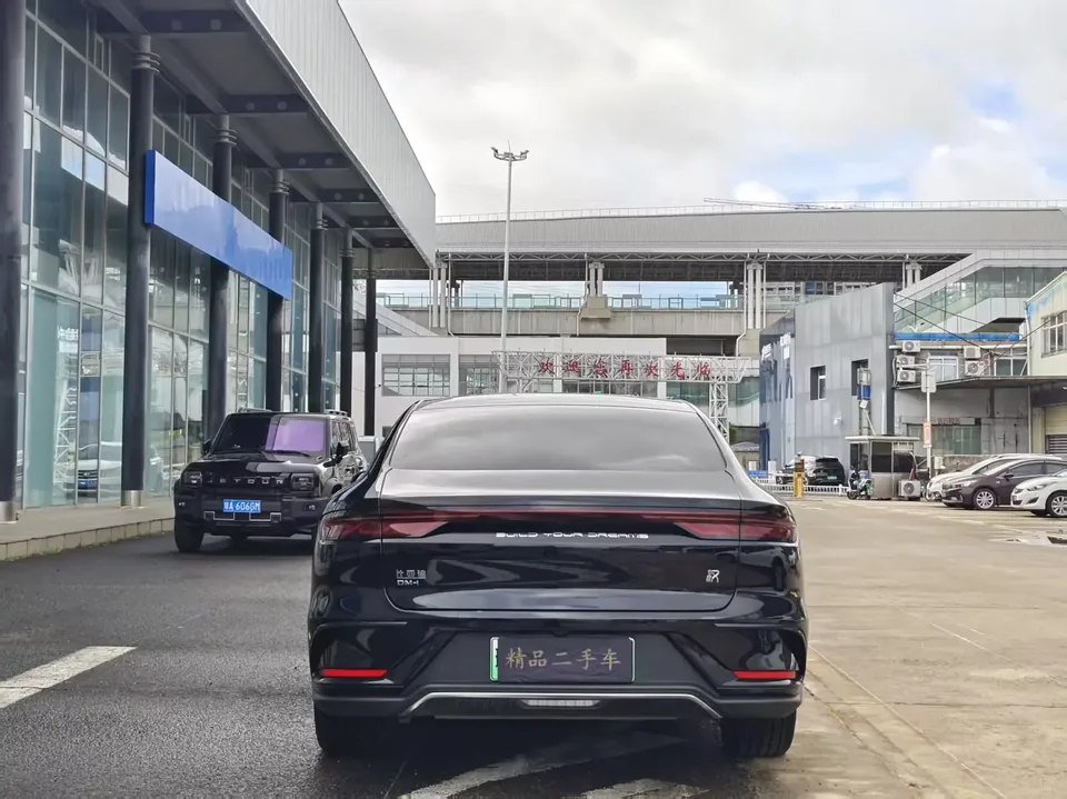 BYD Han DM Chinese DM 2022 DM-i 121KM Premium 2022 — thumbnail 2