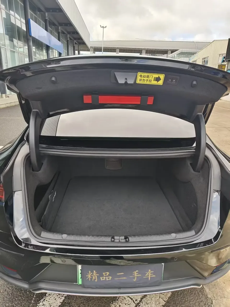 BYD Han DM Chinese DM 2022 DM-i 121KM Premium 2022 — thumbnail 4