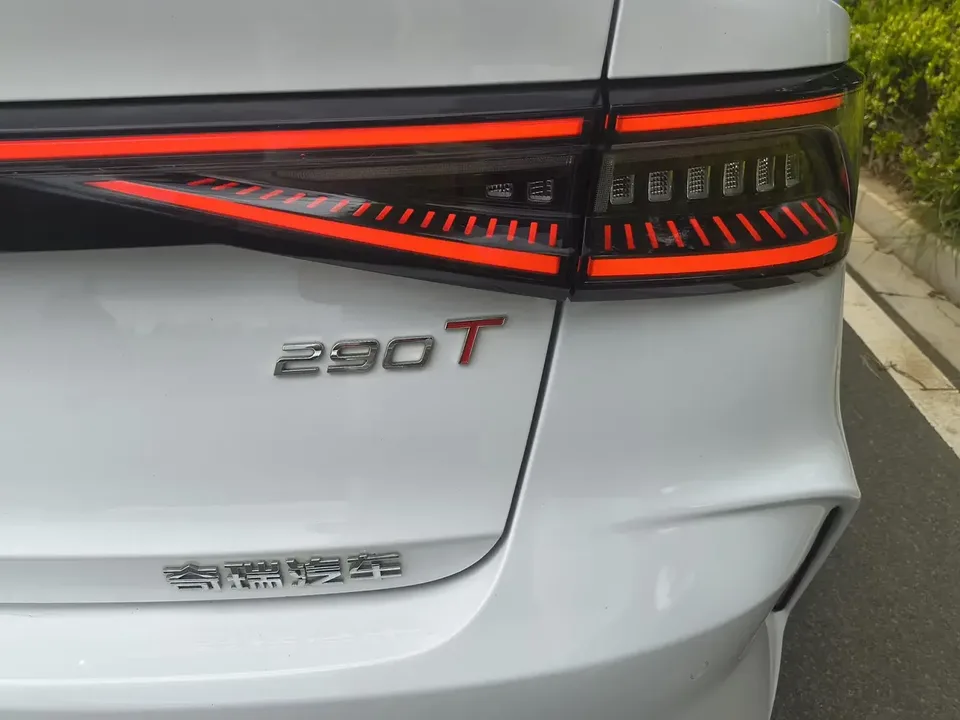Chery Arrizo 8 Arrizo 8 2024 1.6TGDI DCT Excellence Edition 2024 — thumbnail 5