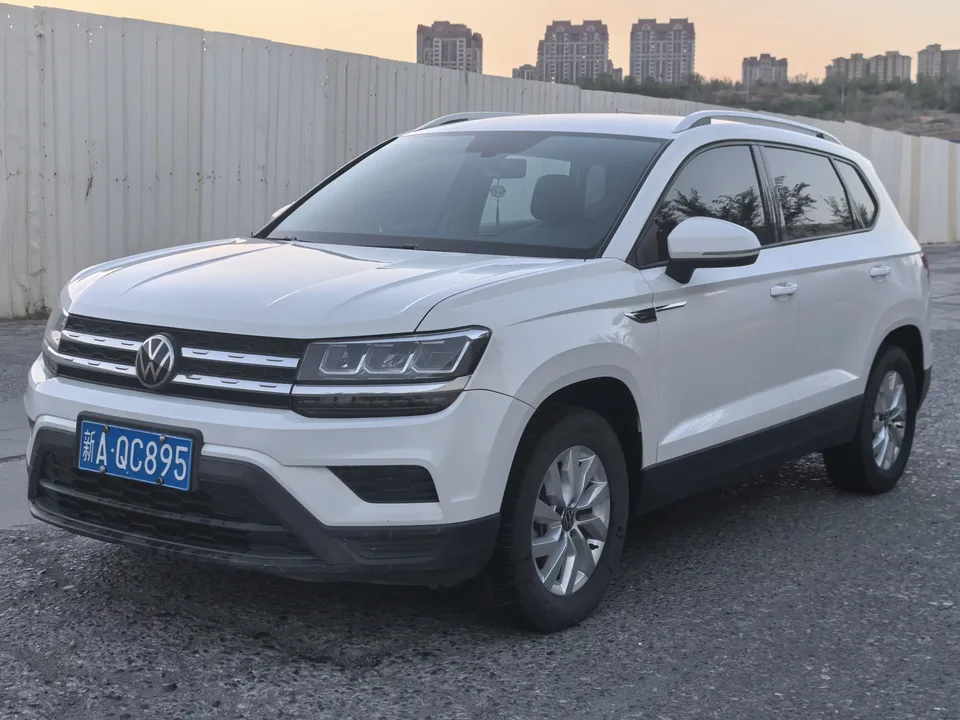 Volkswagen Tharu tuyue 2022 280TSI 2WD Fashion Edition 2023 — photo 1, buy with delivery to Moscow