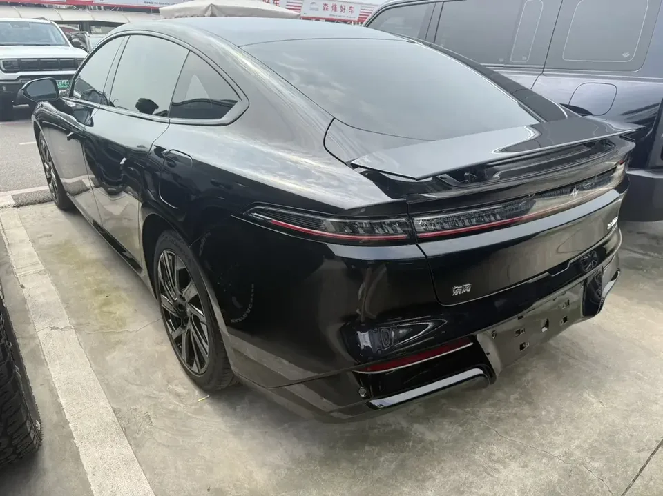 Dongfeng YiPai 007 Yipai 007 2024 Extended Range 200 Ruyi Edition 2024 — photo 1, buy with delivery to Moscow