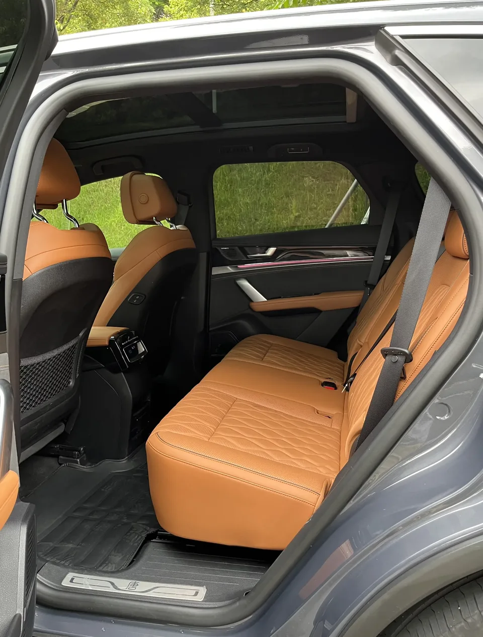 BYD Tang DM Tang DM 2022 DM-p 215KM 4WD flagship model 2023 — thumbnail 4