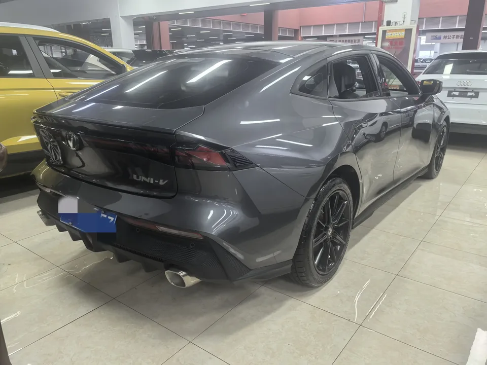Changan UNI-V Changan UNI-V 2022 1.5T Smart Pilot 2022 — thumbnail 2