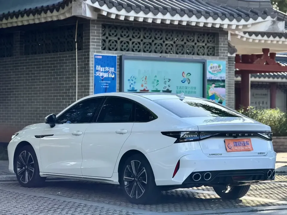 Chery Arrizo 8 Arrizo 8 2025 1.6TGDI DCT Intelligence 2025 — thumbnail 2