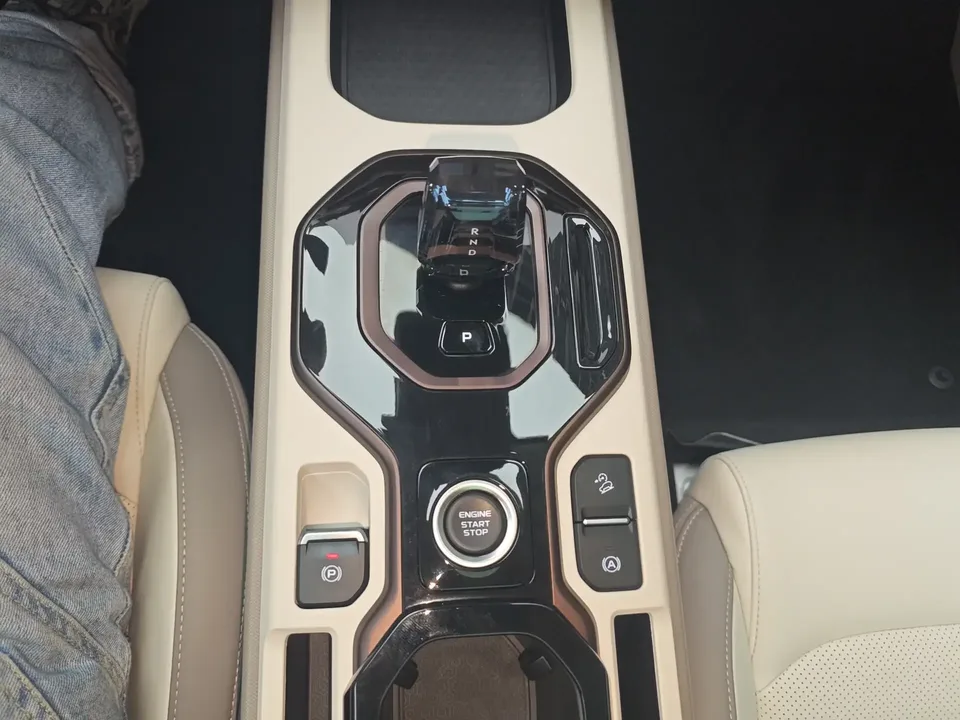 Geely ICON Geely ICON 2026 1.5TD Chocolate Edition 2025 — thumbnail 4