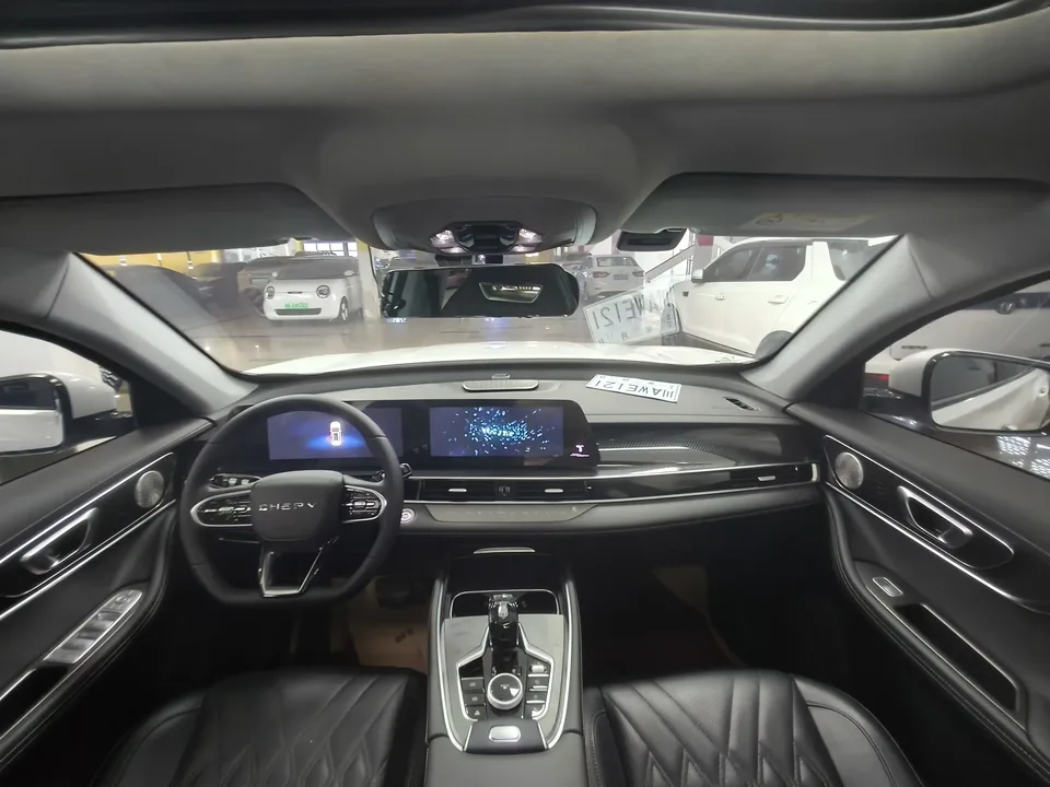 Chery Tiggo 7 Plus Tiggo 7 PLUS 2023 Champion Edition 1.5TCI CVT Luxury 2023 — thumbnail 3