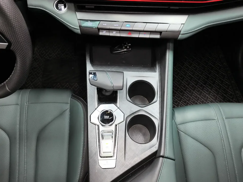 Changan Qiyuan A06 Classic Changan Qiyuan A06 Classic 2024 High-end version 2023 — thumbnail 4