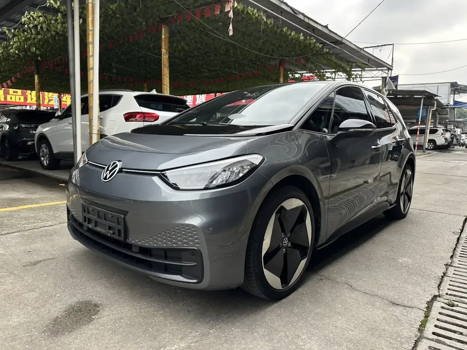 Volkswagen ID.3 Volkswagen ID.3 2023 Pure Smart Edition 2023 — photo 1, buy with delivery to Moscow