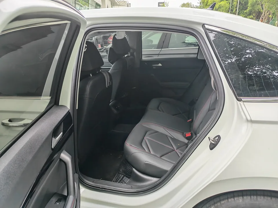 Volkswagen Lavida Lavida 2024 300TSI DSG Starry Sky Leading Edition 2025 — thumbnail 5