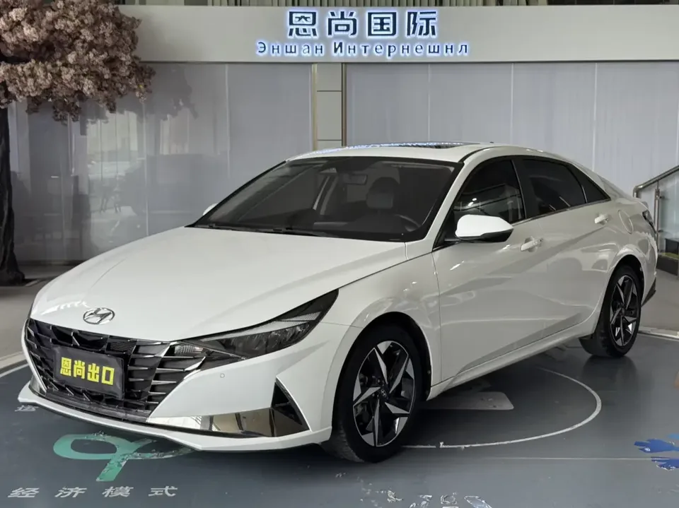 Hyundai Elantra Elantra 2022 1.5L CVT LUX Premium Edition 2023 — photo 1, buy with delivery to Moscow