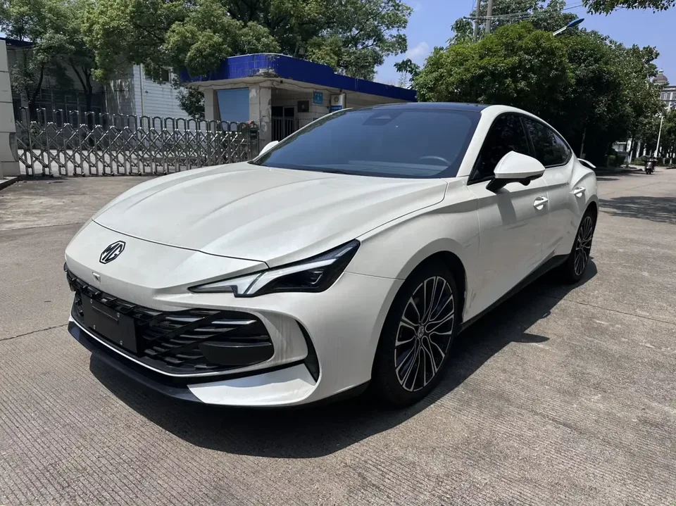 MG 7 MG7 2023 1.5T DCT Deluxe Edition 2024 — photo 1, buy with delivery to Moscow