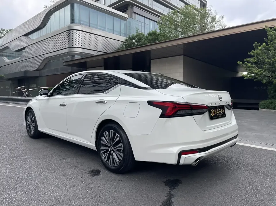Nissan Altima Sound of nature 2024 2.0L XE True Edition 2024 — thumbnail 2