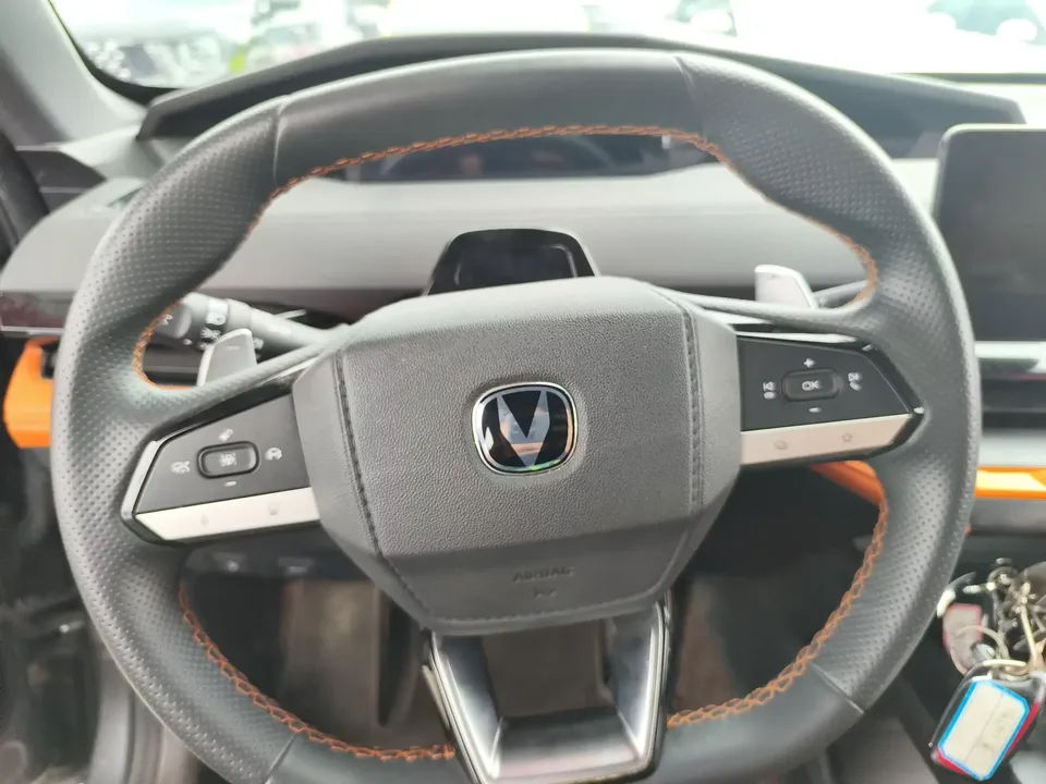 Changan UNI-V Changan UNI-V 2023 1.5T Premium 2024 — миниатюра 3