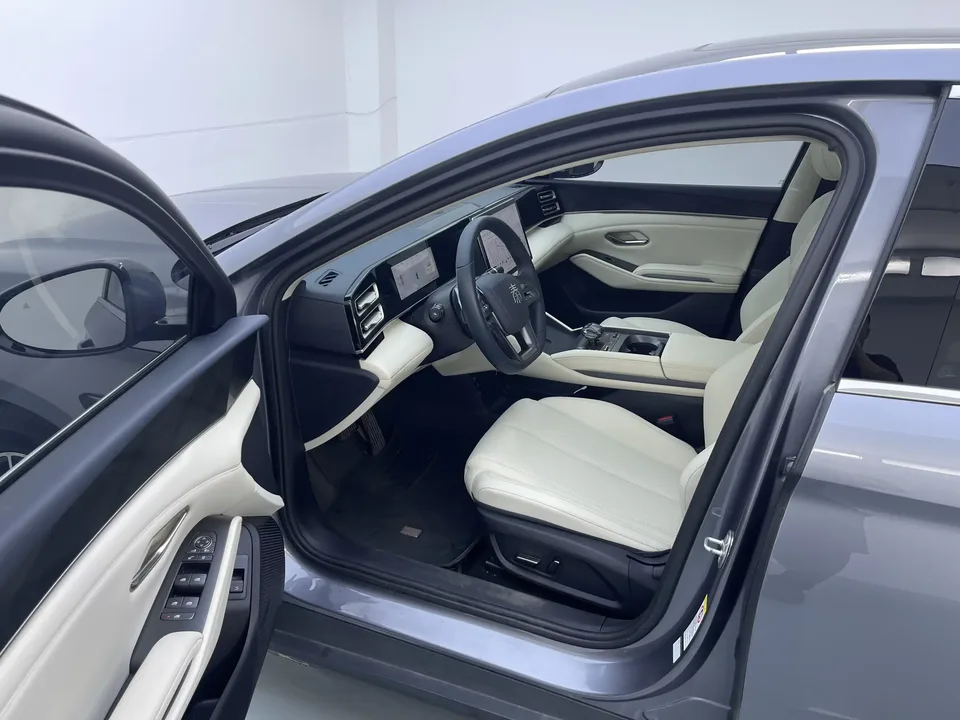 BYD Qin L DM Qin L DM 2025 Intelligent Driving Edition DM-i 120KM Leading Edition 2025 — thumbnail 5