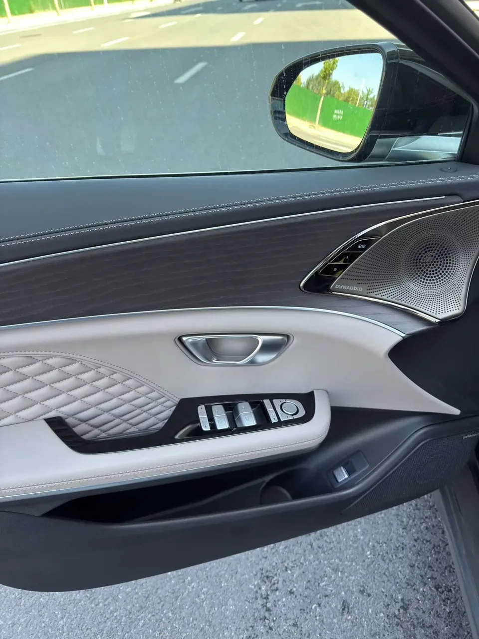 BYD Han DM Chinese DM 2023 DM-i Champion Edition 121KM Premium 2024 — thumbnail 2