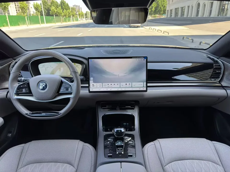 BYD Han DM Chinese DM 2023 DM-i Champion Edition 121KM Premium 2024 — thumbnail 3
