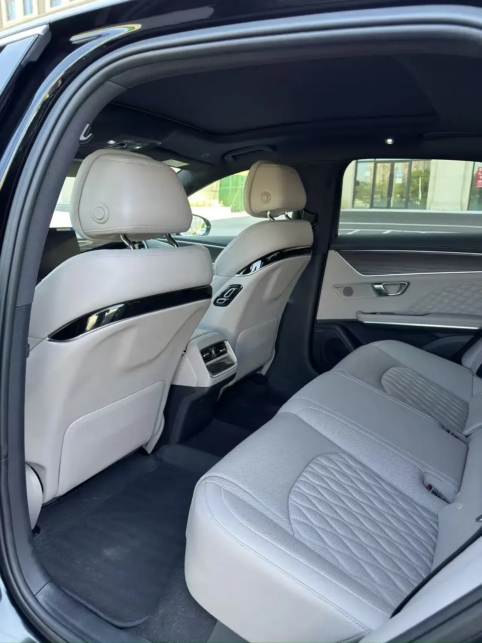 BYD Han DM Chinese DM 2023 DM-i Champion Edition 121KM Premium 2024 — thumbnail 4