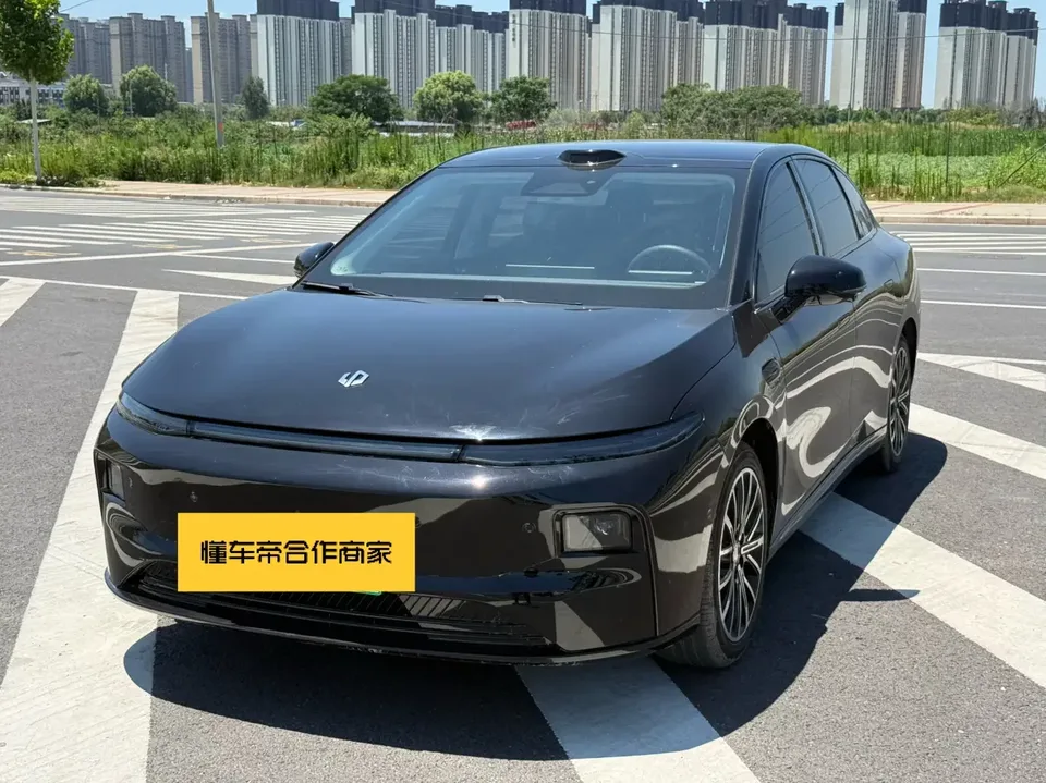 Leapmotor Leap running B01 Leap running B01 2025 550 LiDAR version 2026 — photo 1, buy with delivery to Moscow