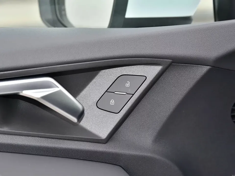 Audi A3 Audi A3 2022 Sportback 35 TFSI Stylish and sporty 2022 — миниатюра 3