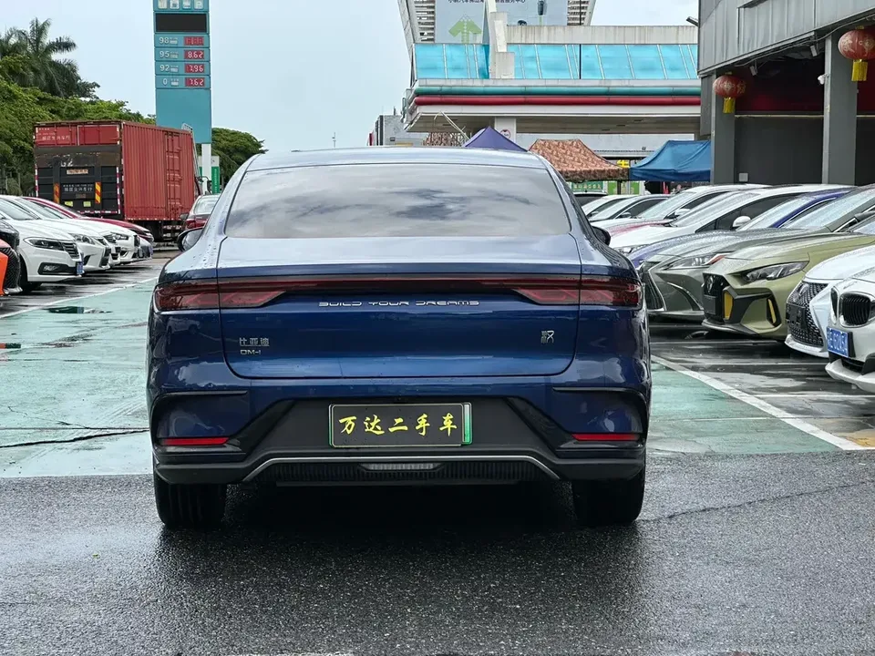 BYD Han DM Chinese DM 2022 DM-i 121KM Premium 2023 — thumbnail 2