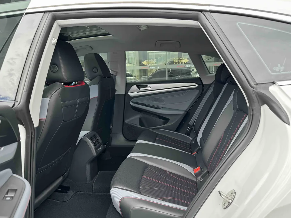 Volkswagen Lamando Lingdu 2025 Lingdu L 280TSI DSG Hot Edition 2025 — thumbnail 3