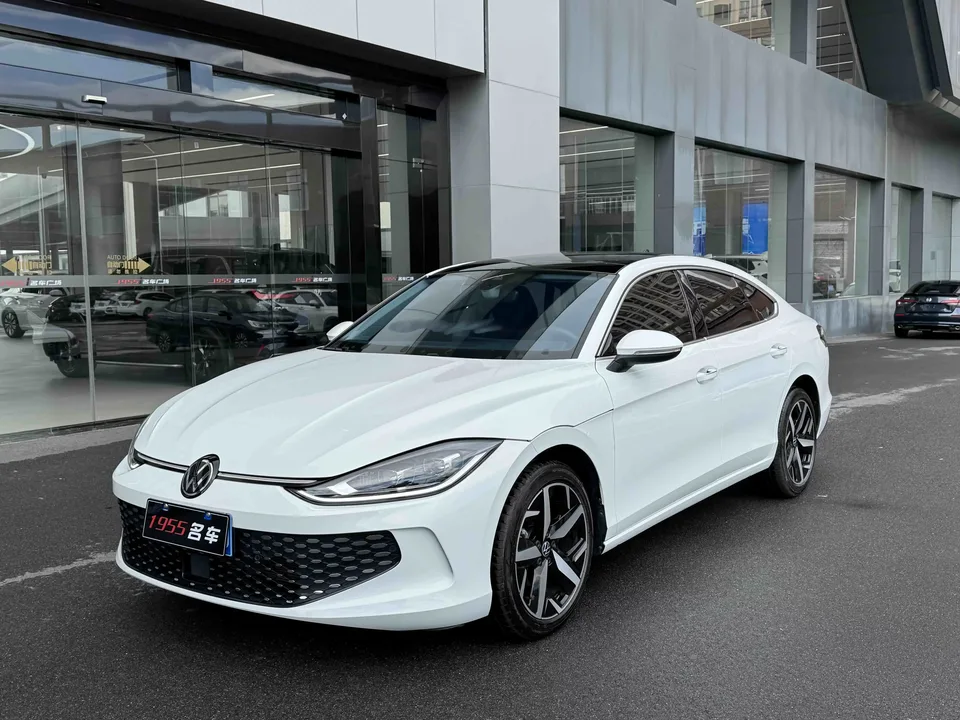 Volkswagen Lamando Lingdu 2025 Lingdu L 280TSI DSG Hot Edition 2025 — photo 1, buy with delivery to Moscow