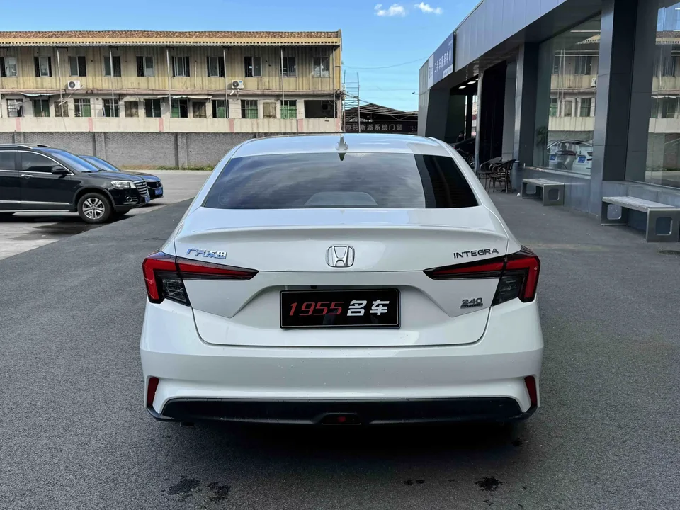 Honda Integra Style 2023 240TURBO CVT Tech Edition 2024 — thumbnail 2