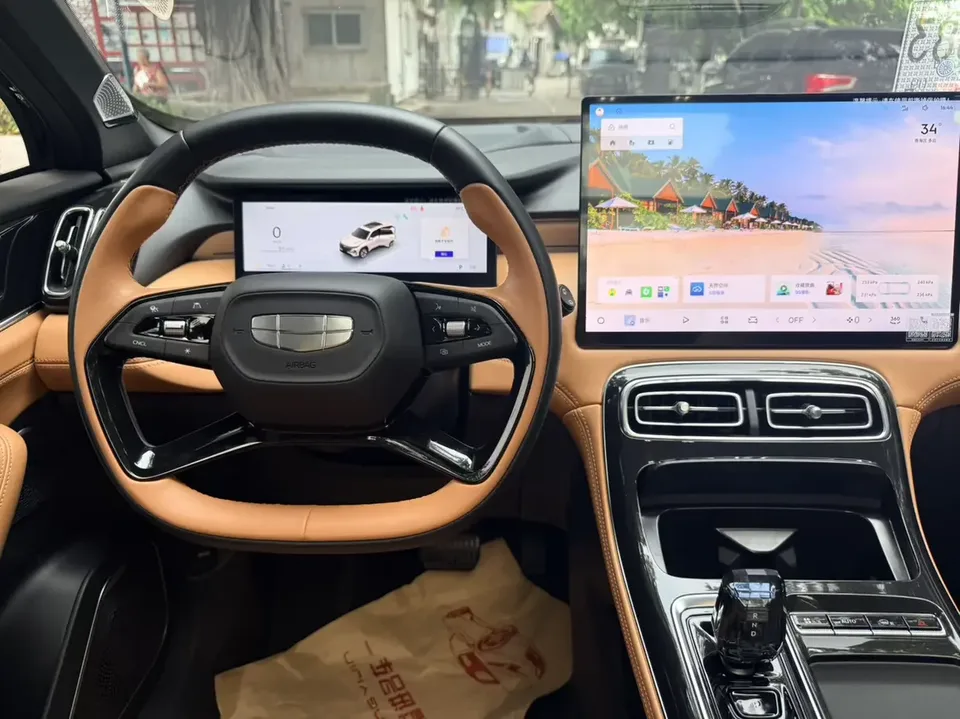 Geely Atlas L Boyue L 2025 Fourth generation 1.5TD DCT Sanhe 2025 — thumbnail 4