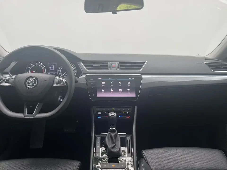 Skoda Superb Speedy 2021 TSI280 DSG Comfort Edition 2022 — thumbnail 4