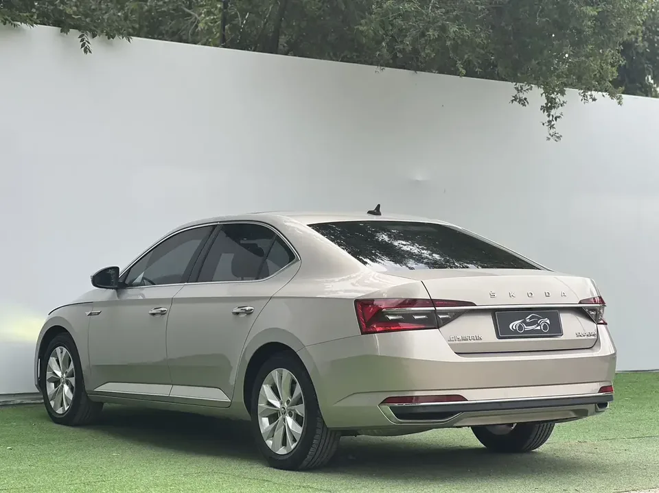 Skoda Superb Speedy 2021 TSI280 DSG Comfort Edition 2022 — photo 1, buy with delivery to Moscow
