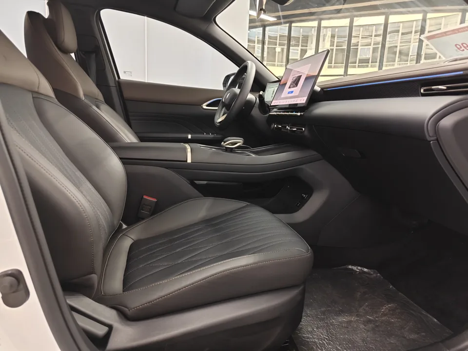 Changan Escape Escape 2026 Fourth-generation 1.5T DCT 500Bar Jinxiang model 2025 — thumbnail 3