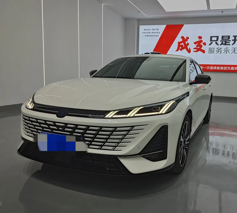 Changan Escape Escape 2026 Fourth-generation 1.5T DCT 500Bar Jinxiang model 2025 — photo 1, buy with delivery to Moscow