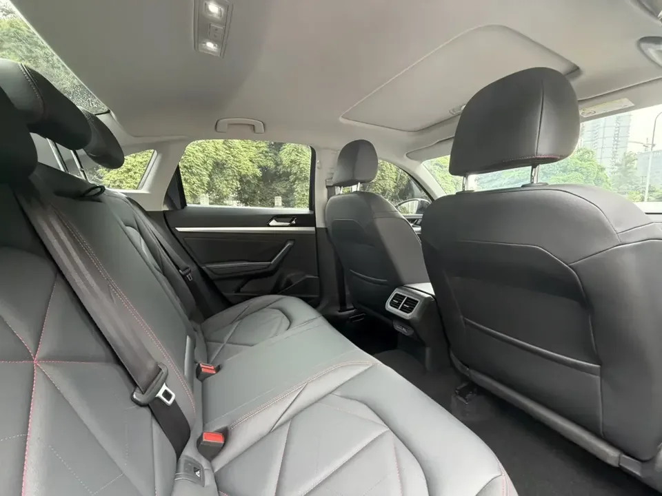 Volkswagen Lavida Lavida 2023 300TSI DSG Full Elegance Edition 2023 — thumbnail 3