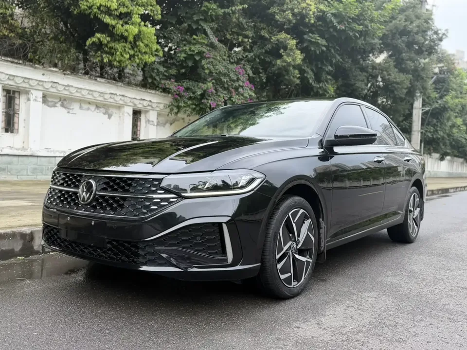 Volkswagen Lavida Lavida 2023 300TSI DSG Full Elegance Edition 2023 — photo 1, buy with delivery to Moscow