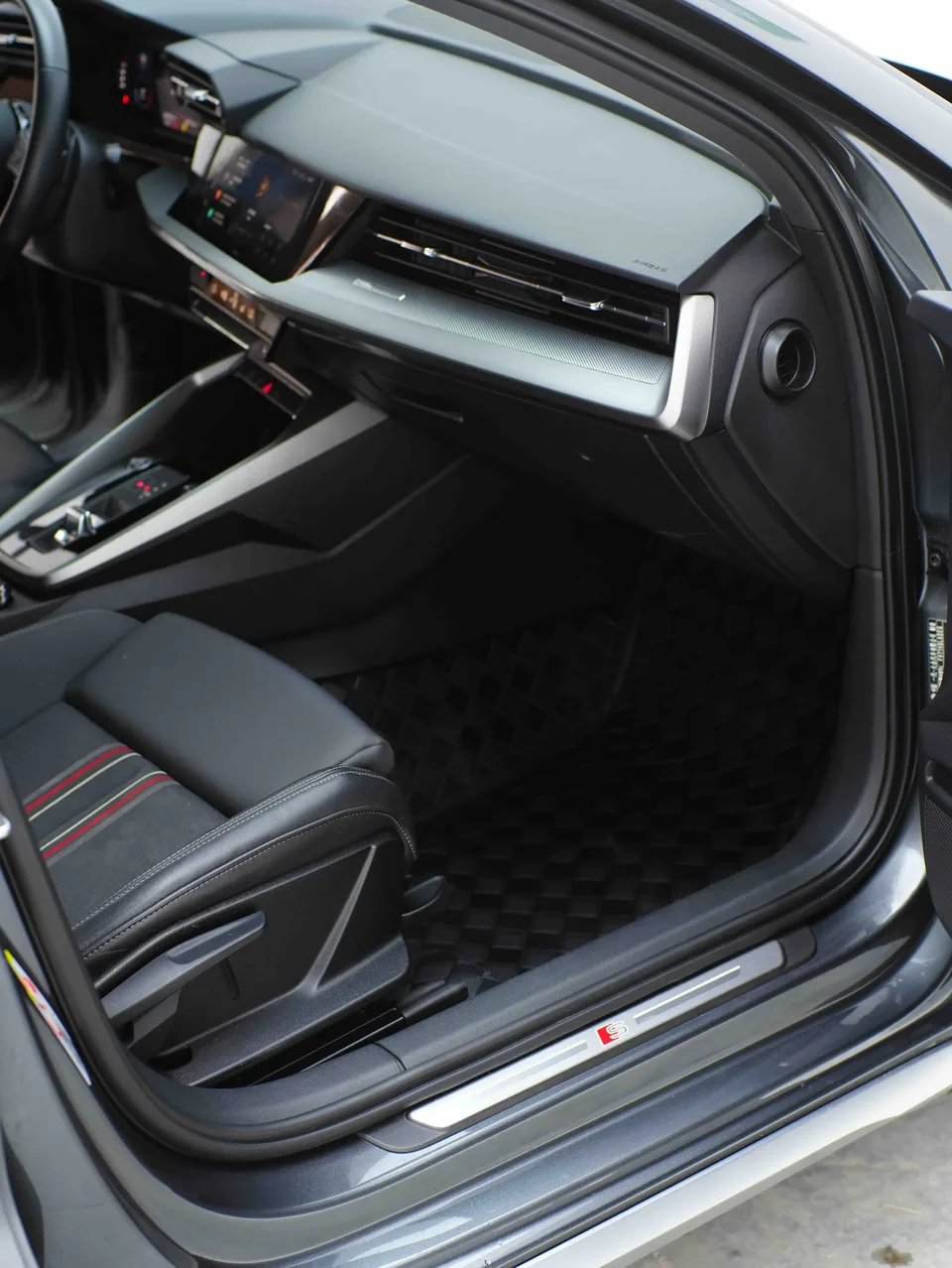 Audi A3 Audi A3 2023 Sportback 35 TFSI Stylish and sporty 2023 — thumbnail 4