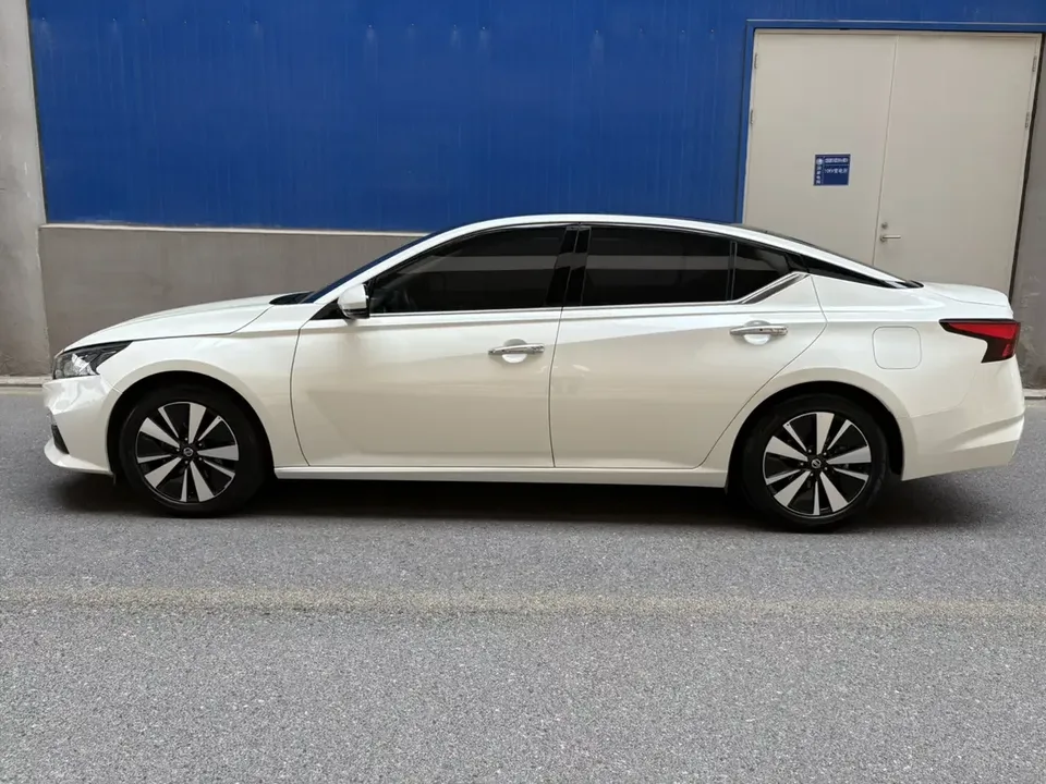 Nissan Altima Sound of nature 2021 2.0L XL Comfort Edition 2023 — thumbnail 4