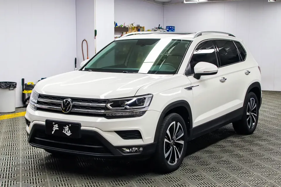 Volkswagen Tharu tuyue 2022 280TSI 2WD Deluxe Edition 2022 — photo 1, buy with delivery to Moscow