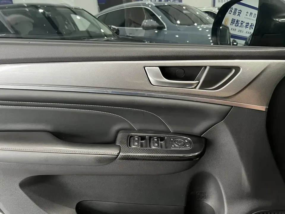 Haval M6 Haval M6 2021 PLUS 1.5T DCT Luxury Intelligent Connection 2022 — thumbnail 3